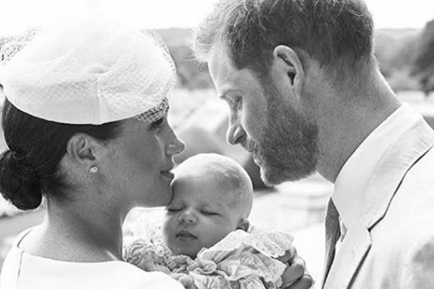 Harry şi Meghan vor pierde titlurile regale şi nu vor mai primi bani publici