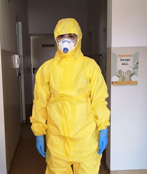 PRIMA întâlnire cu un bolnav de COVID-19. Mărturia unei asistente de la Secția de Boli Infecțioase: „A sosit şi ziua de care mă temeam, care speram să nu vină vreodată”