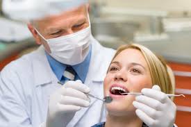5 Motive sa mergi la dentist o data la 6 luni