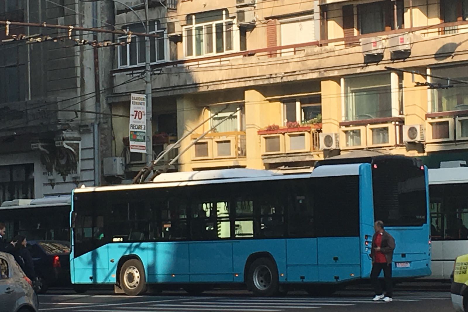 DECIZIE. Elevii vor avea transport gratuit, tot anul calendaristic, inclusiv pe metrou. Care este procedura