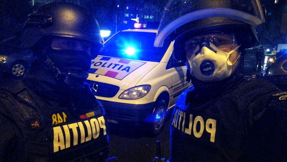 UN TRAFICANT de DROGURI a ieșit să vândă narcotice cu adeverință de deplasare „în interes profesional”