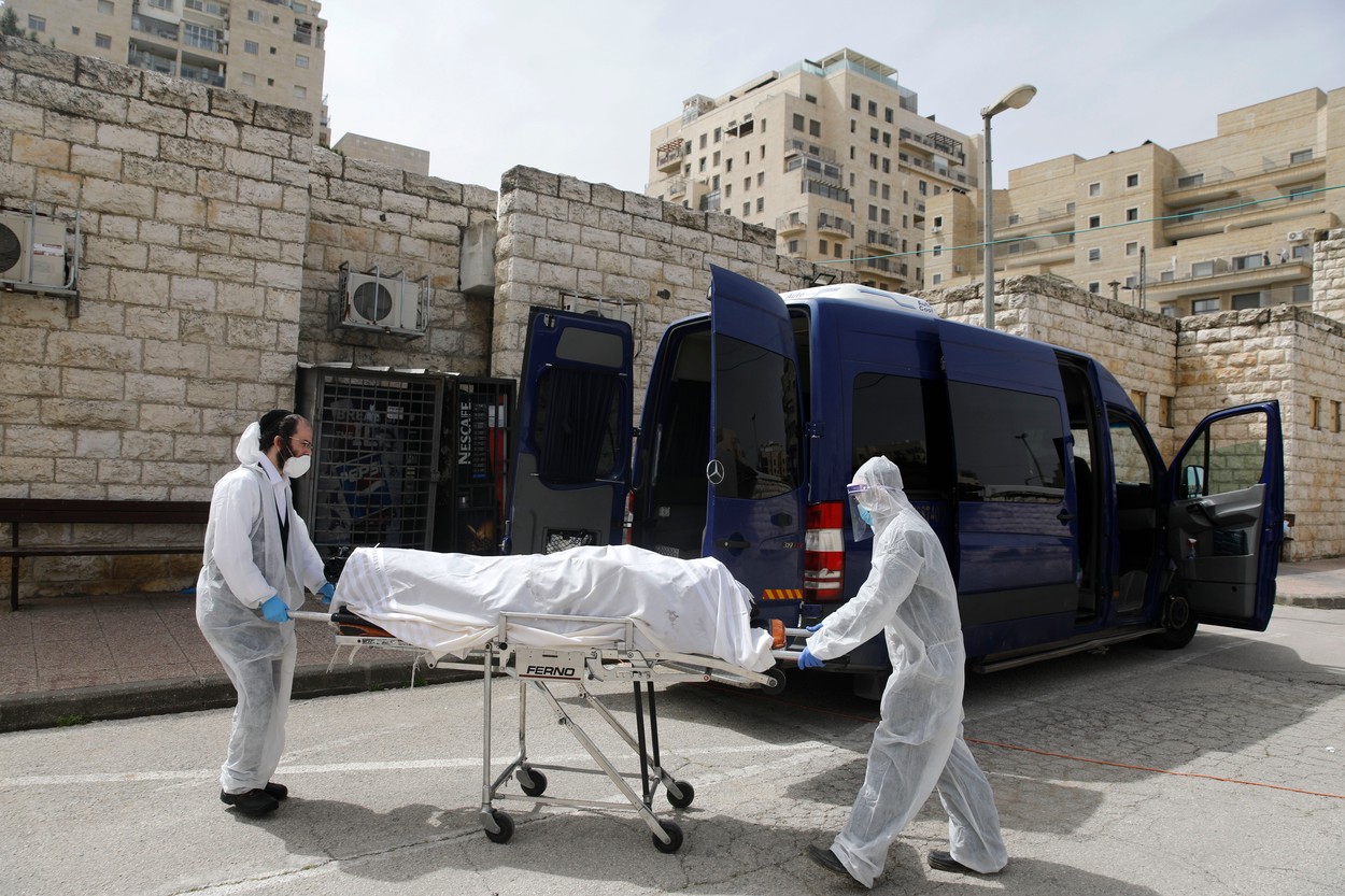COVID-19. Tatăl a şase copii infectat cu coronavirus, mort după 12 zile în spital. Drama unei familii