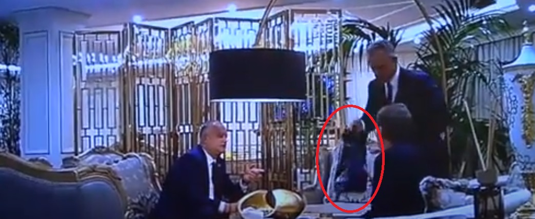 CONTROVERSE. Igor Dodon a primit o sacoșă neagră de la Vlad Platohniuc în care se bănuiește că ar fi fost bani! Deputat din Republica Moldova: Cerem Parlamentului suspendarea din funcție a președintelui – VIDEO