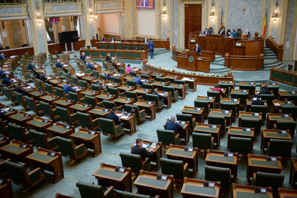 DECIZIE. Parlamentul a adoptat, cu modificări, HG privind instituirea stării de alertă pentru 30 de zile! Lista noutăților introduse