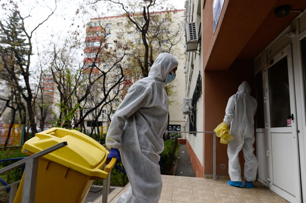 CARANTINĂ. Numărul persoanelor aflate în centrele din România, în scădere