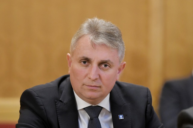 SOLUȚIE. Ministrul Transporturilor, Lucian Bode, despre salvarea Tarom: „Printr-o restructurare la sânge”