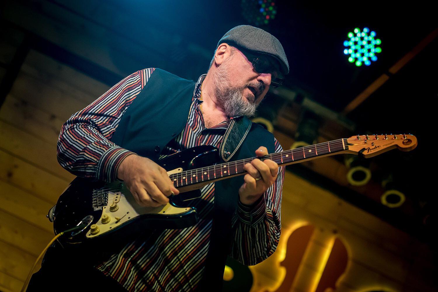 AG Weinberger, Mr. Blues al României, singurul artist român nominalizat la 7 categorii ale premiilor Grammy, prezent 6 luni consecutiv în top 50 Blues/Rock al Roots Music Report