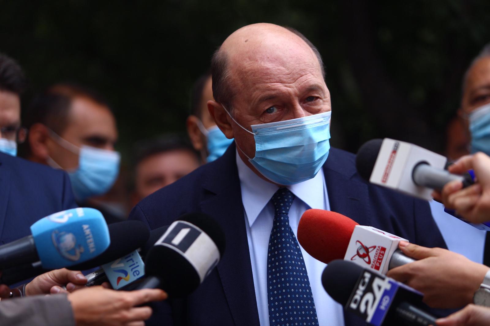 Traian Băsescu și-a depus candidatura pentru Primăria Capitalei: „Sper că sunt îndeplinite toate condițiile”