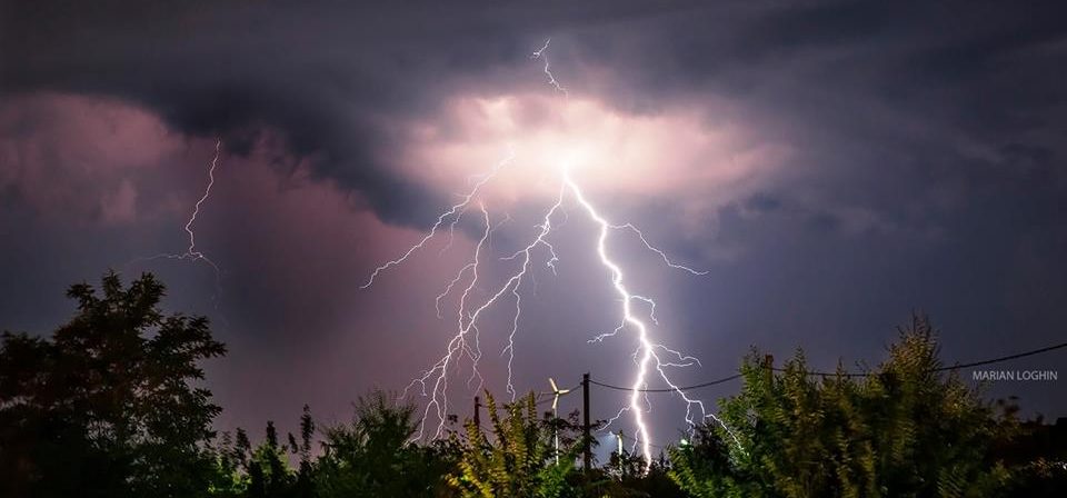 Avertizare ANM de ultimă oră! Cod portocaliu de ploi torențiale și vijelii în 19 județe din țară
