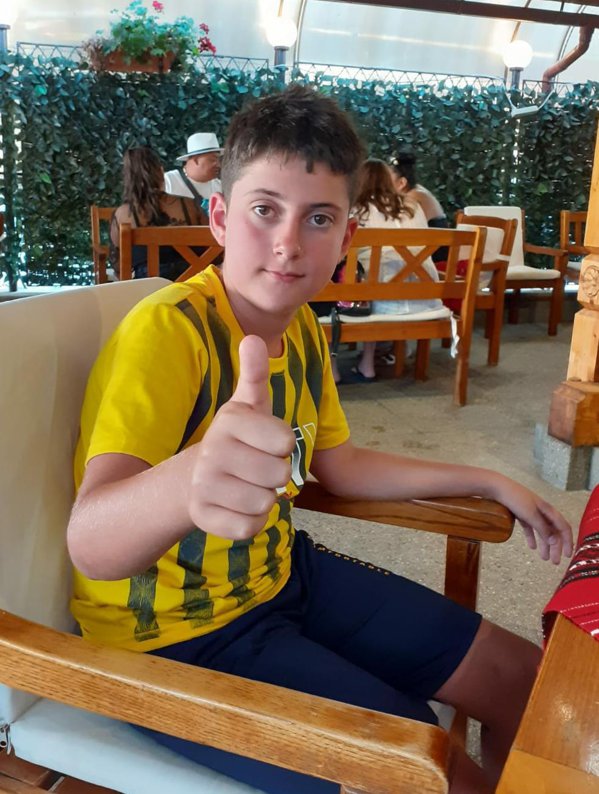 UPDATE – Andrei, copilul care s-a pierdut pe o plajă din staţiunea Mamaia, a fost găsit
