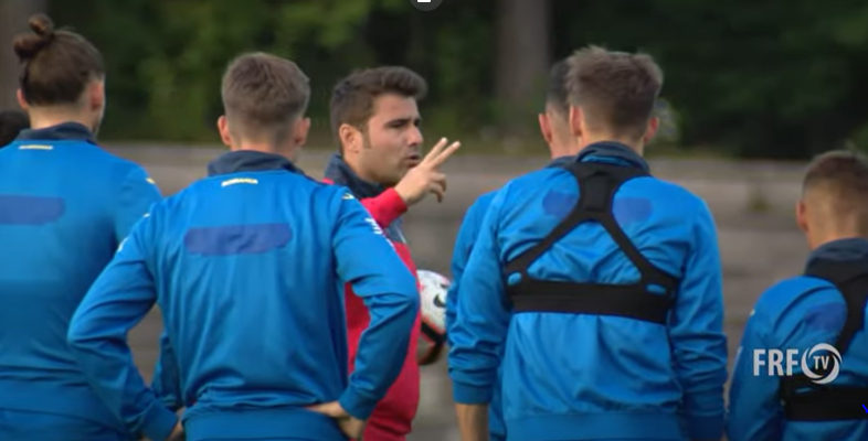 Presa finlandeză despre ”naţionala” U21 a lui Mutu: „Cu adversarul este greu!” Antrenorul de fotbal finlandez, Juha Malinen: „Această grupă de vârstă din România se află în fruntea Europei”
