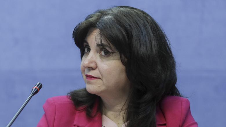 Ministerul Educației a renunțat la o aberație:” Părinții nu vor mai da declarație pe propria răspundere”