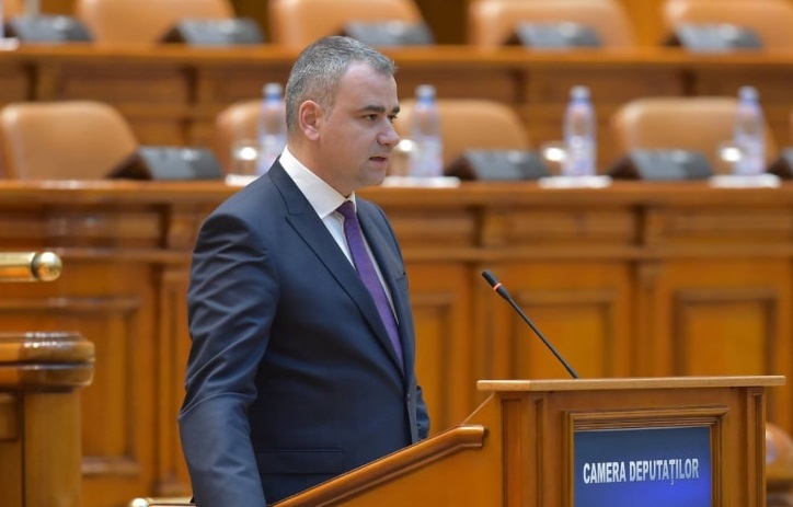 A vrut să câștige voturi cu idei furate de la artiști: Candidatul USR-PLUS la șefia Consiliului Județean Iași a preluat, copy-paste, o scrisoare deschisă a artiștilor ieșeni în programul electoral