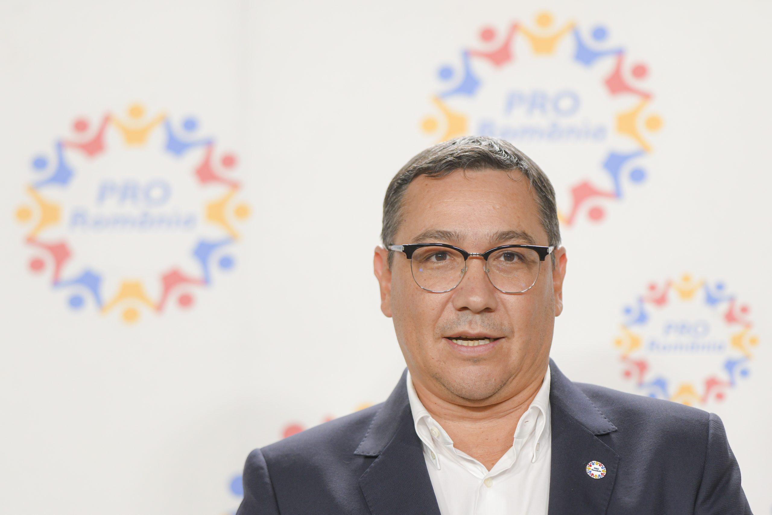 Victor Ponta: „Cred că trebuie să spunem că 6000 de români au murit până azi”