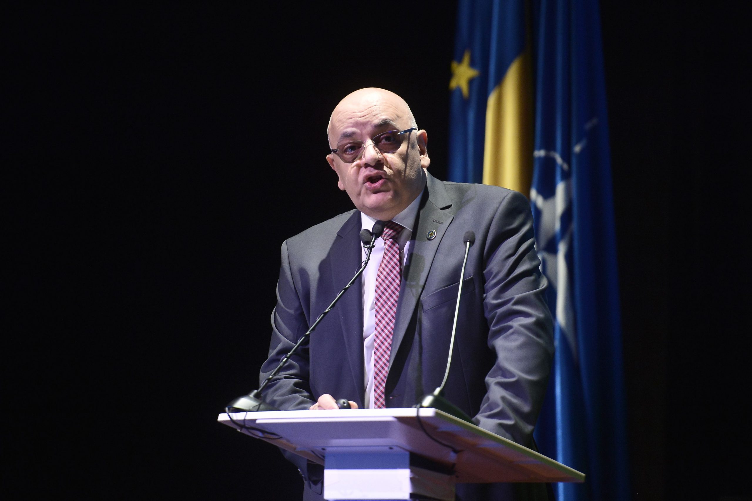 Raed Arafat: Este posibil ca la restaurante să se intre cu praguri, cum este la școli