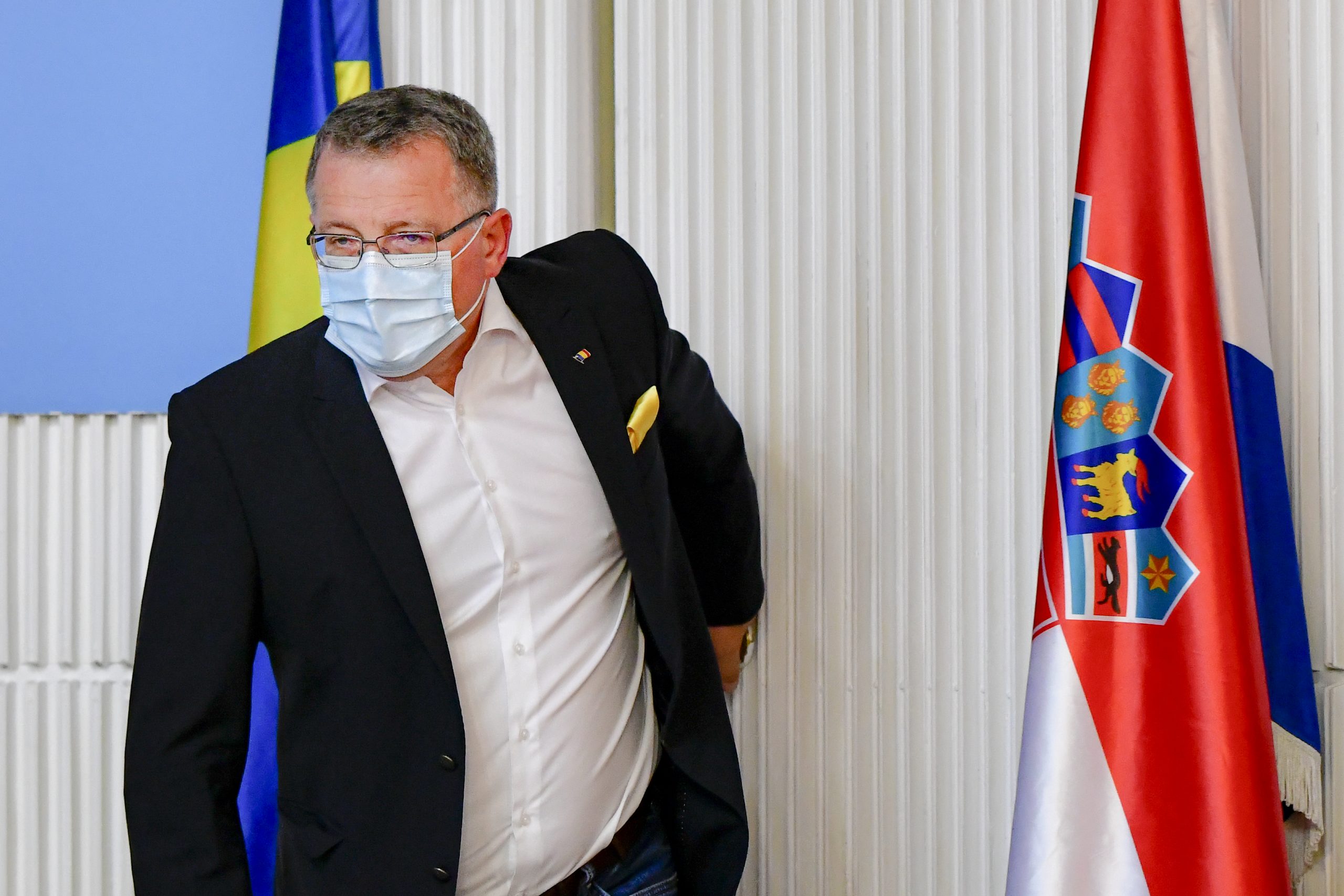 Ministrul Agriculturii, Adrian Oros: Mi-am făcut testul Covid, azi dimineaţă am primit rezultatul