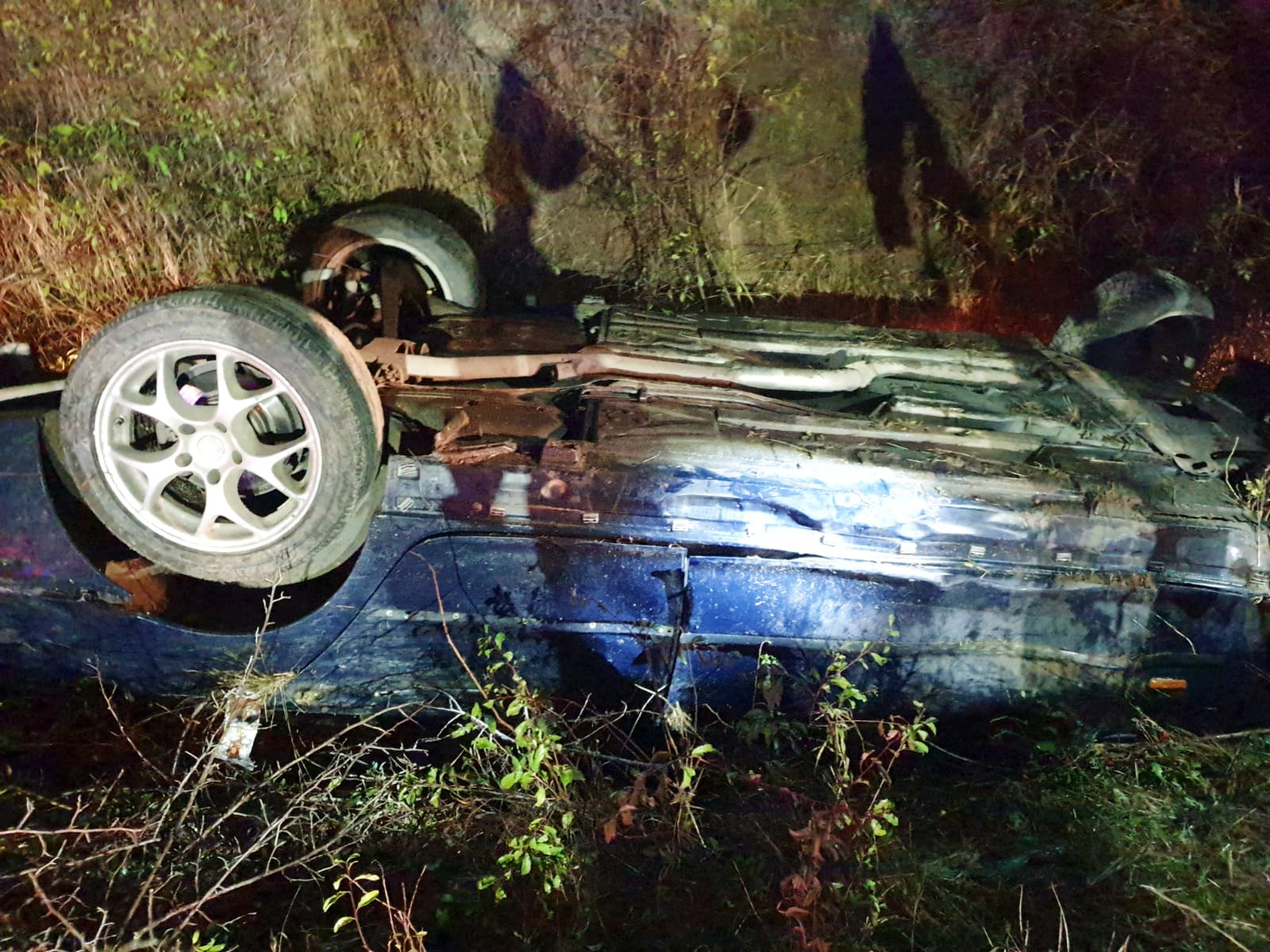 Accident grav în Teleorman, soldat cu moartea șoferului și rănirea a doi pasageri. Mașina în care se aflau cei trei s-a răsturnat