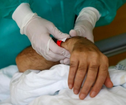 Un medic a fost arestat sub suspiciunea că a ucis doi pacienți Covid