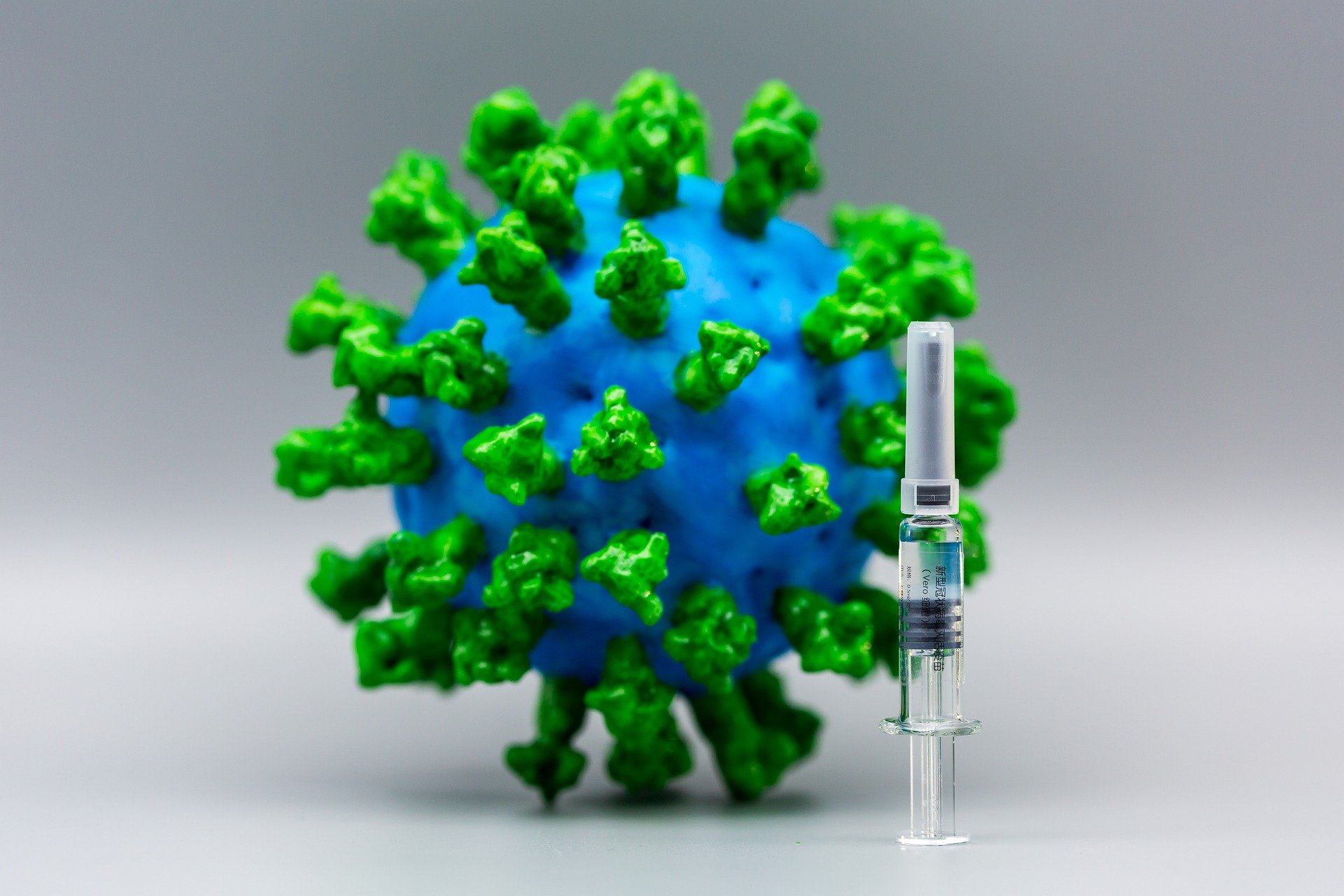 UE vrea să cumpere de la Pfizer 300 de milioane de doze de vaccin anticoronavirus: „Vom semna contractul în curând”