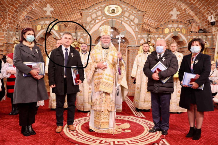 Șeful DSP Maramureș, amendat după ce a participat la un eveniment religios fără să poarte mască de protecție. Chiar el s-a autodenunțat