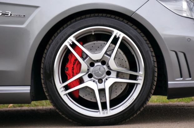 Top 5 lucruri pe care trebuie să le știi despre cauciucurile de vară