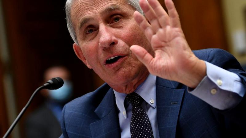 Epidemiologul Anthony Fauci: „Date noi arată că vaccinurile COVID sunt mai puţin eficiente împotriva noilor tulpini ale coronavirusului”