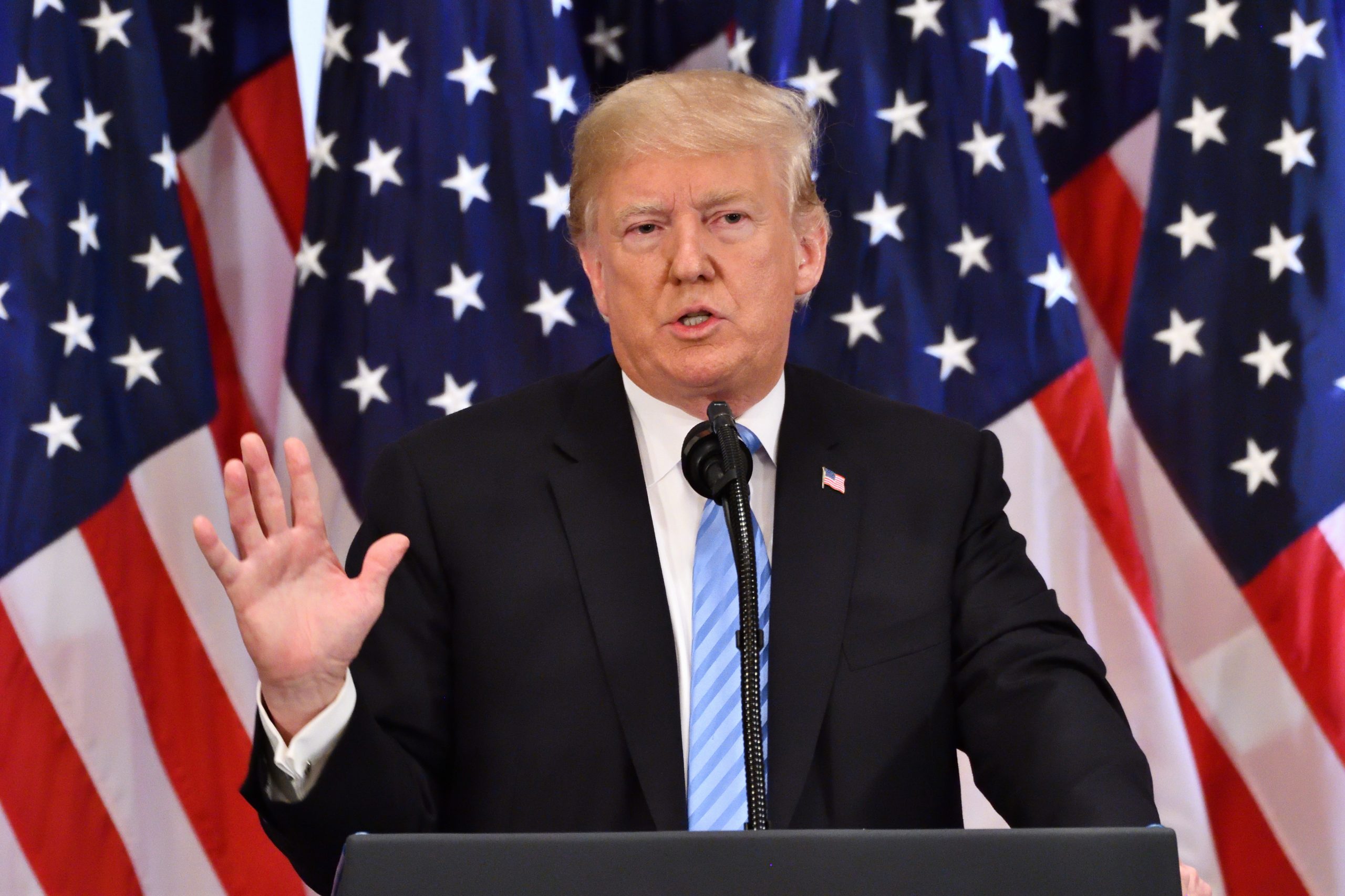 Decizie neașteptată: Trump renunță la petrecerea de Anul nou din Florida și revine la Casa Albă!