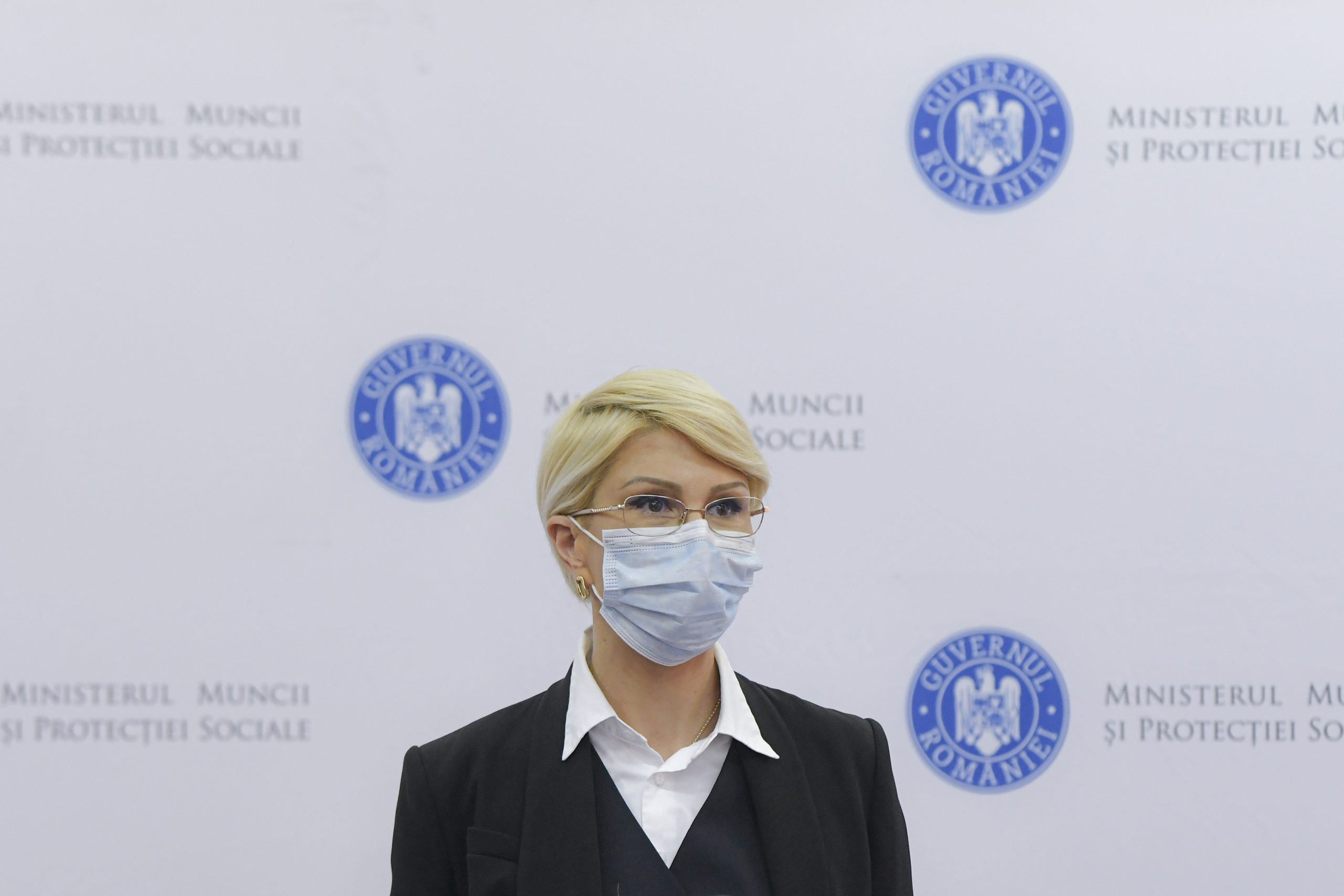 Raluca Turcan: Valoarea medie a pensiilor speciale este de 9.600 de lei / Câți români beneficiază de pensie specială