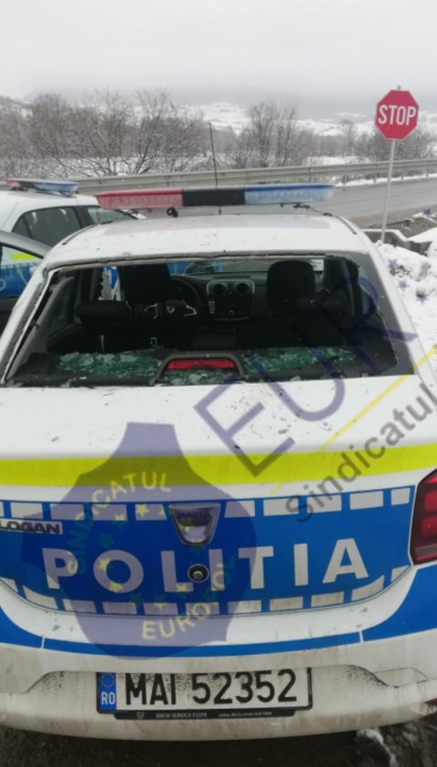 GÂNDUL LIVE. Polițiști atacați cu bâte și pietre în Maramureș! Europol: „Rămâne să ne spună procurorii că cei 12 rromi nu reprezintă un pericol” (FOTO &VIDEO)