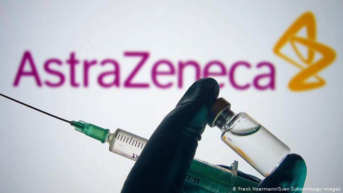 Vaccinarea cu AstraZeneca continuă în România, chiar dacă autoritățile au decis scoaterea din centrele de vaccinare a dozelor din lotul ABV2856