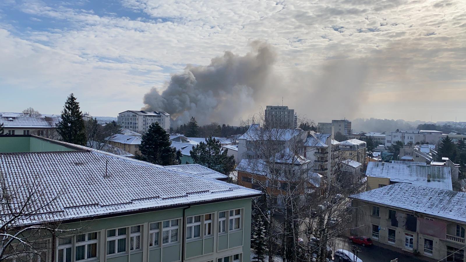 BREAKING NEWS. Incendiu la Palatul Administrativ din Suceava BREAKING NEWS. Incendiu la Palatul Administrativ din Suceava