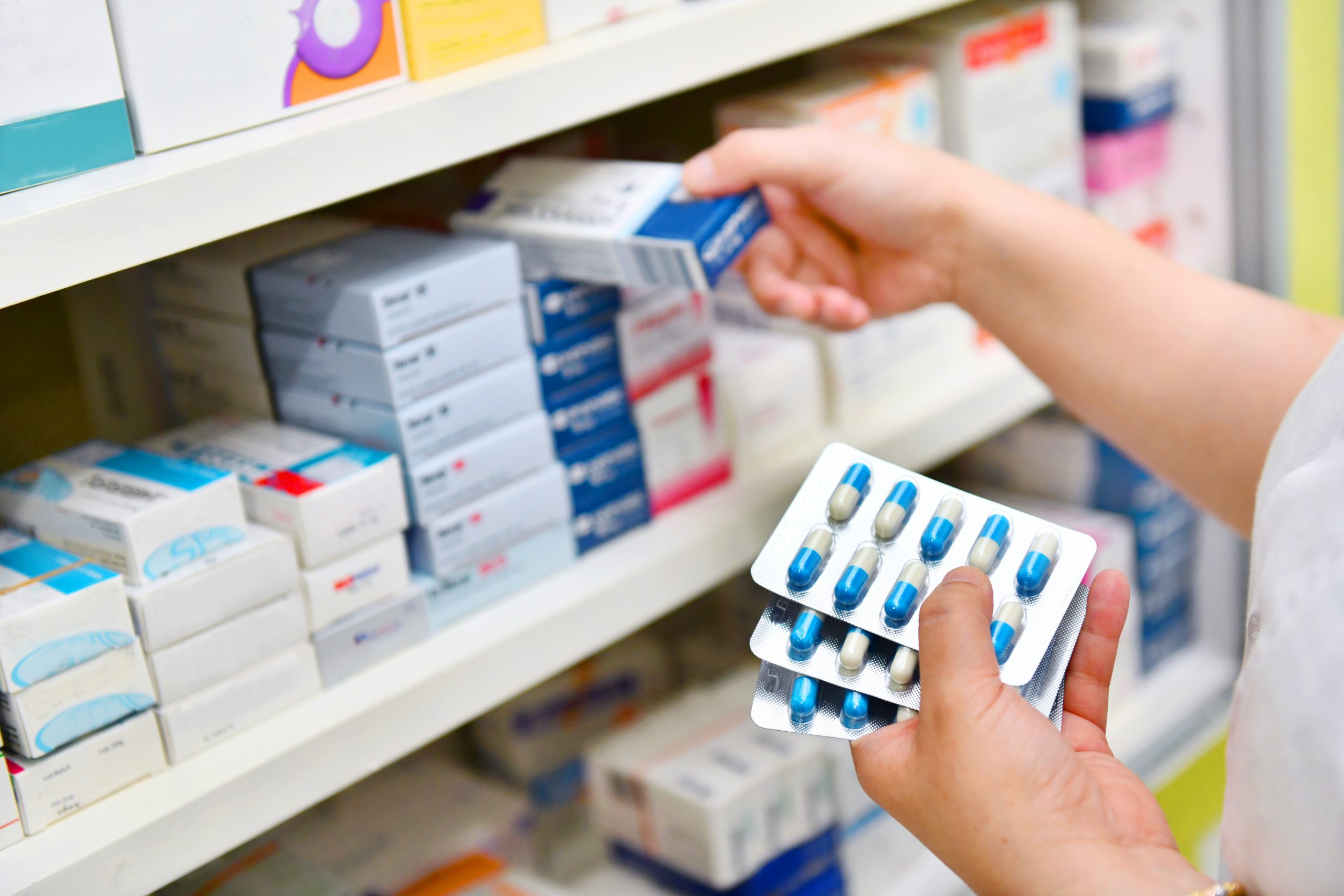 Premierul demis și premierul desemnat se întâlnesc cu marii producători de medicamente la Palatul Victoria. Care este tema discuțiilor