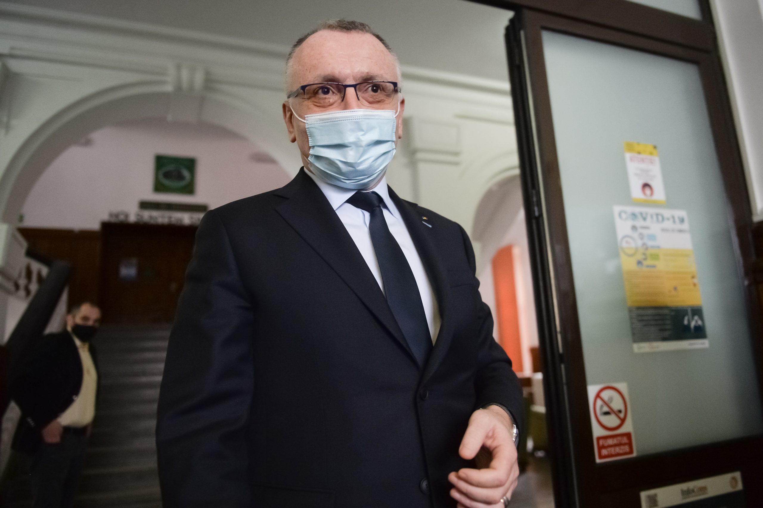 „Trendul epidemiologic descendent, condiţie esenţială pentru revenirea elevilor la şcoală cu prezenţă fizică”
