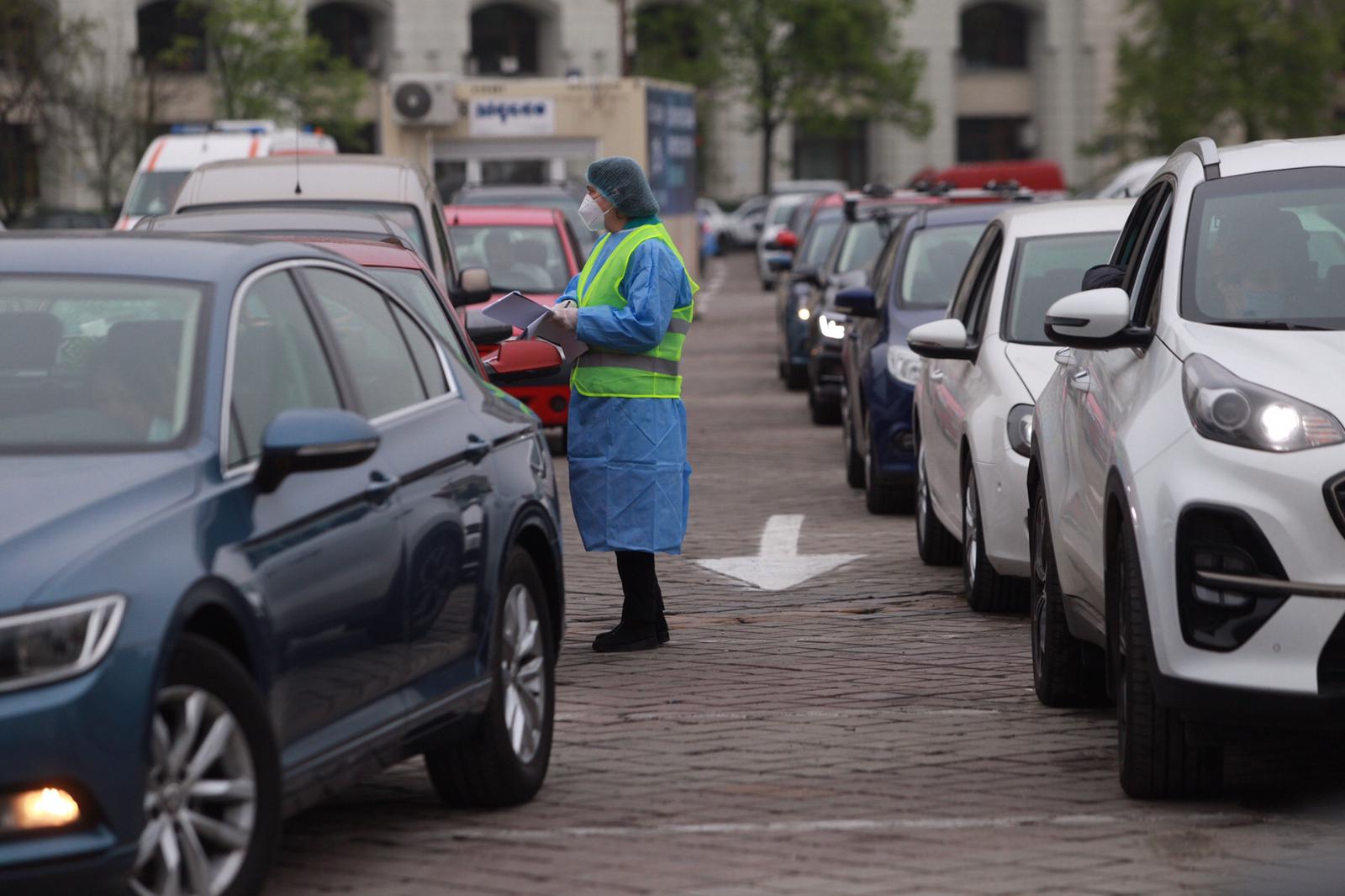 S-a deschis centrul de vaccinare drive-thru din Piața Constituției