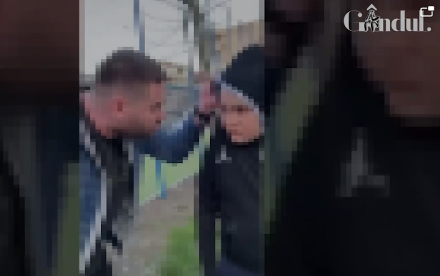 Imagini șocante în Drobeta Turnu Severin. Un bărbat a fost filmat în timp ce agresează și înjură minori