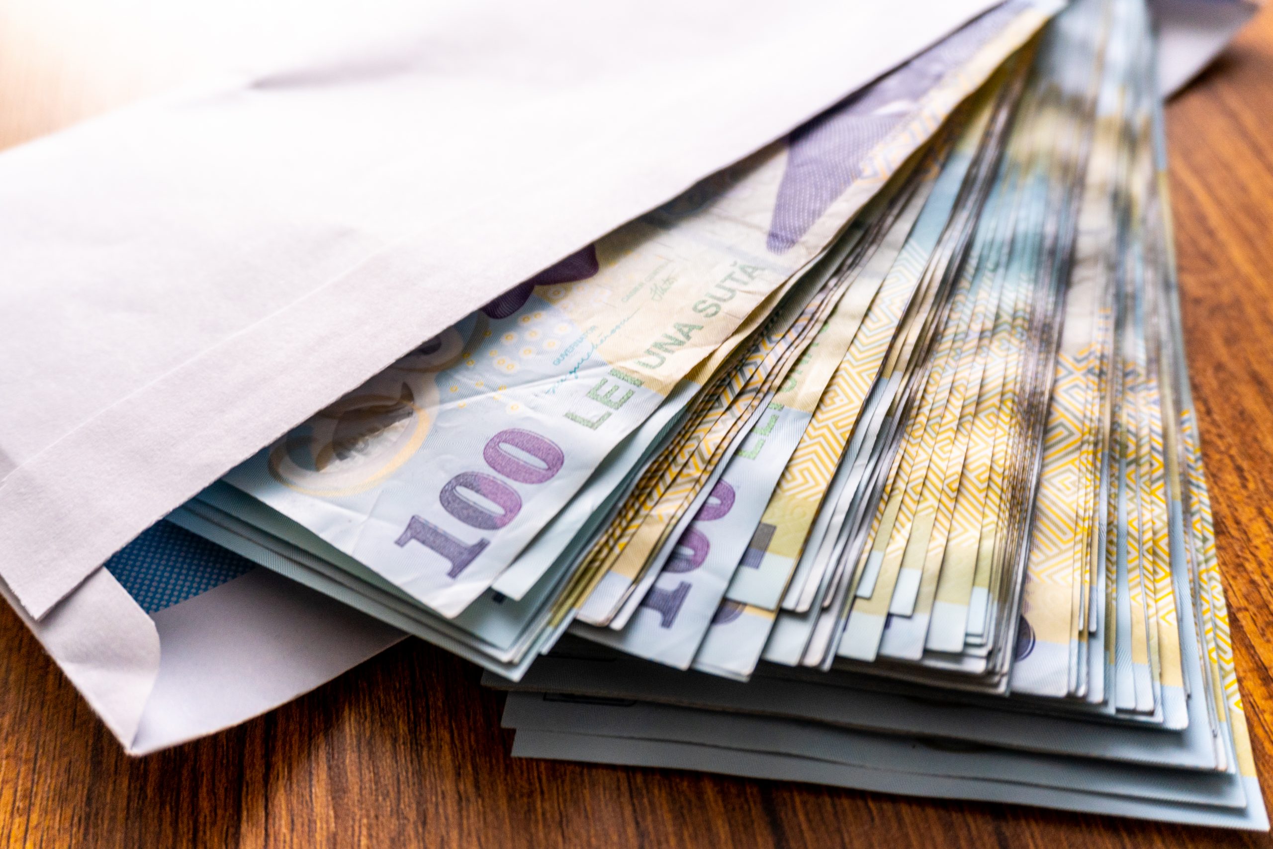 Peste 45.000 de români au ales pensia din străinătate în locul celei din România. Cât e pensia în Spania sau Italia Peste 45.000 de români au ales pensia din străinătate în locul celei din România. Cât e pensia în Spania sau Italia