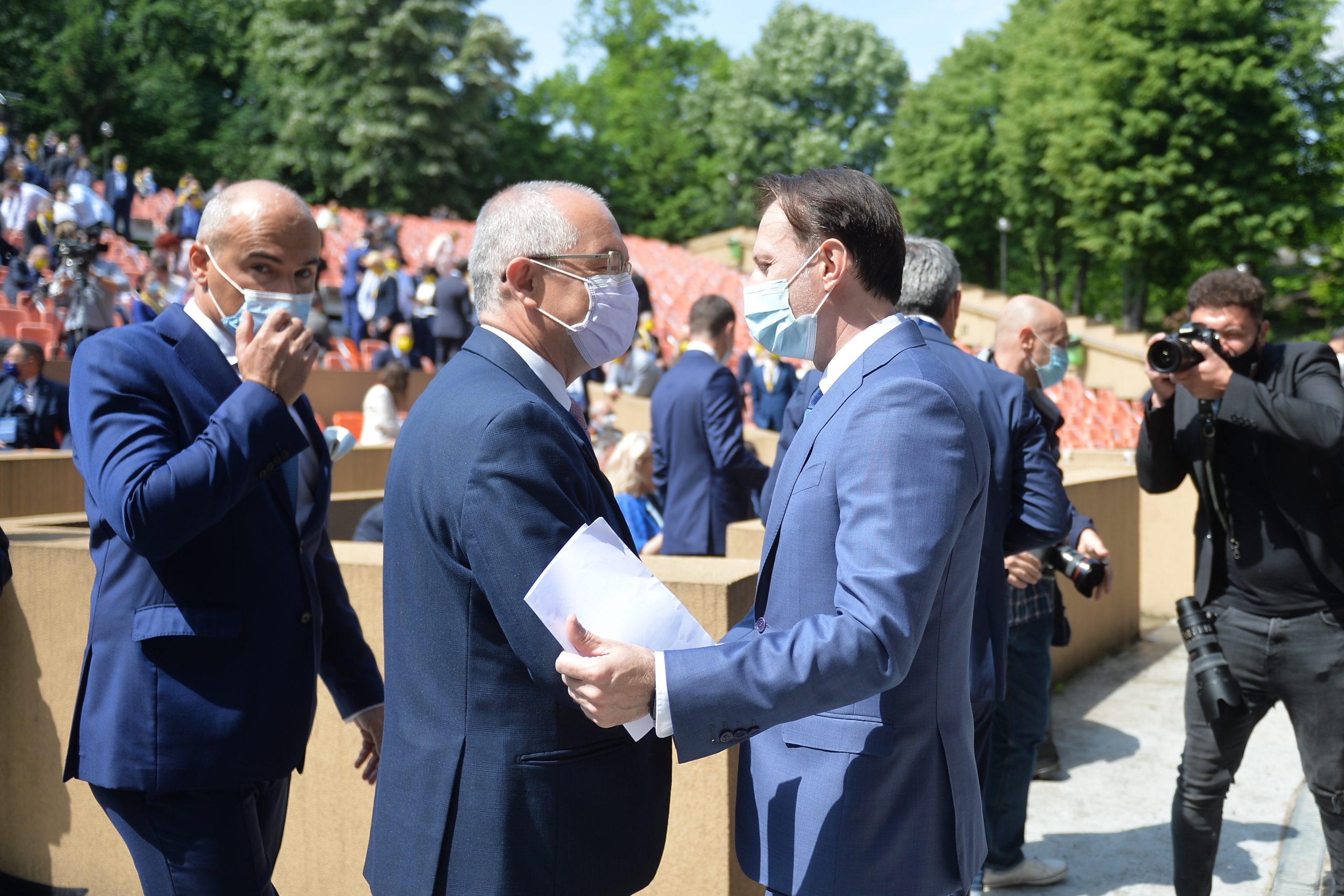 „Poate duce partidul la nivelul următor. Eu nu voi candida în nicio funcție”