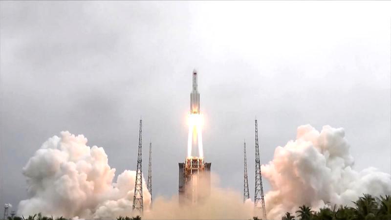 VIDEO. Imagini cu rămășite din racheta chinezească dezintegrată în atmosferă