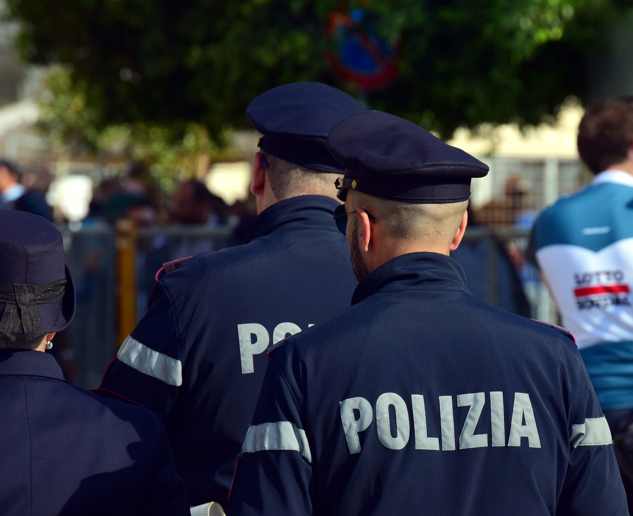 Un român a fost găsit mort pe un câmp din Italia. Avea arsuri pe 80% din corp