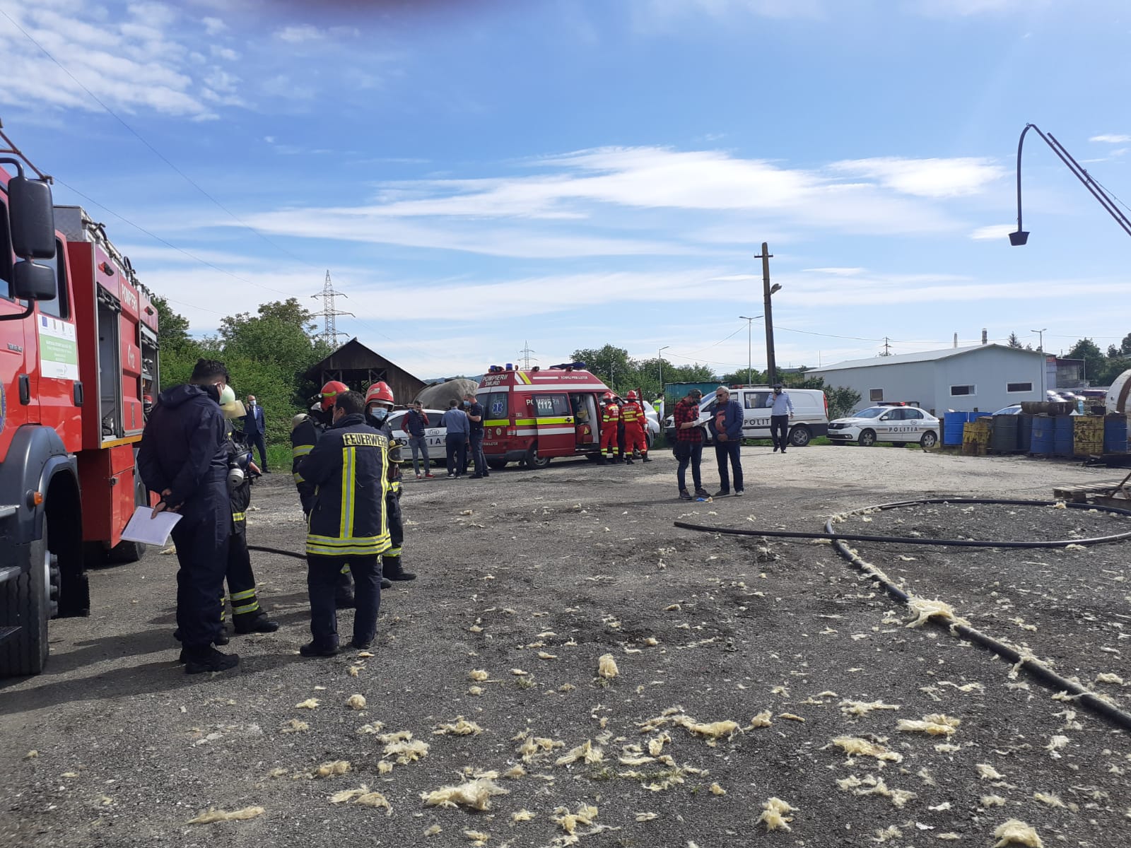 Doi morți în urma unei explozii puternic la o fabrică de pavele din Vâlcea