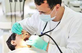 Servicii populare oferite de medicii dentiști