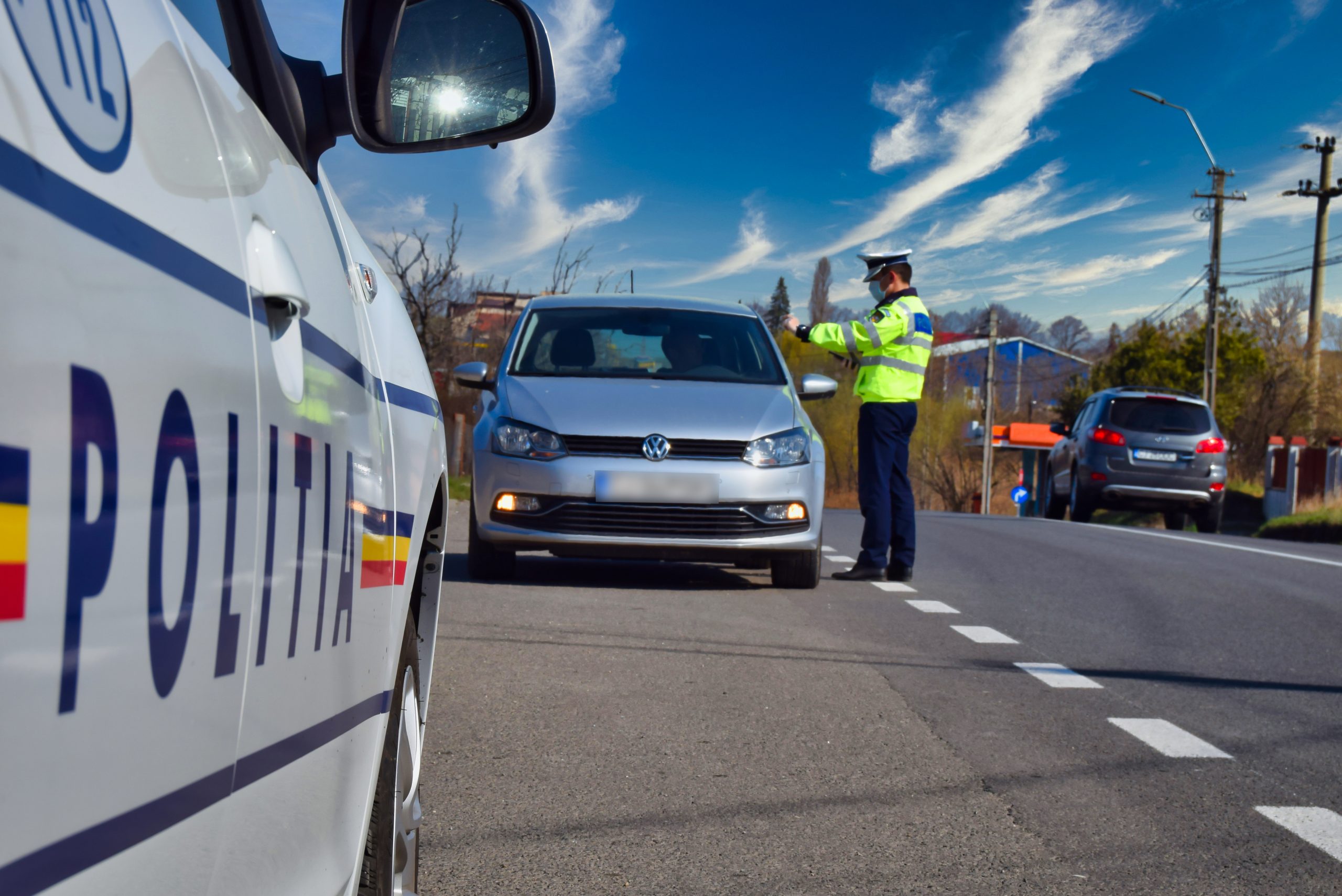 Un șofer a fost amendat la Năvodari, deși se afla în Franța. Care este explicația polițistului