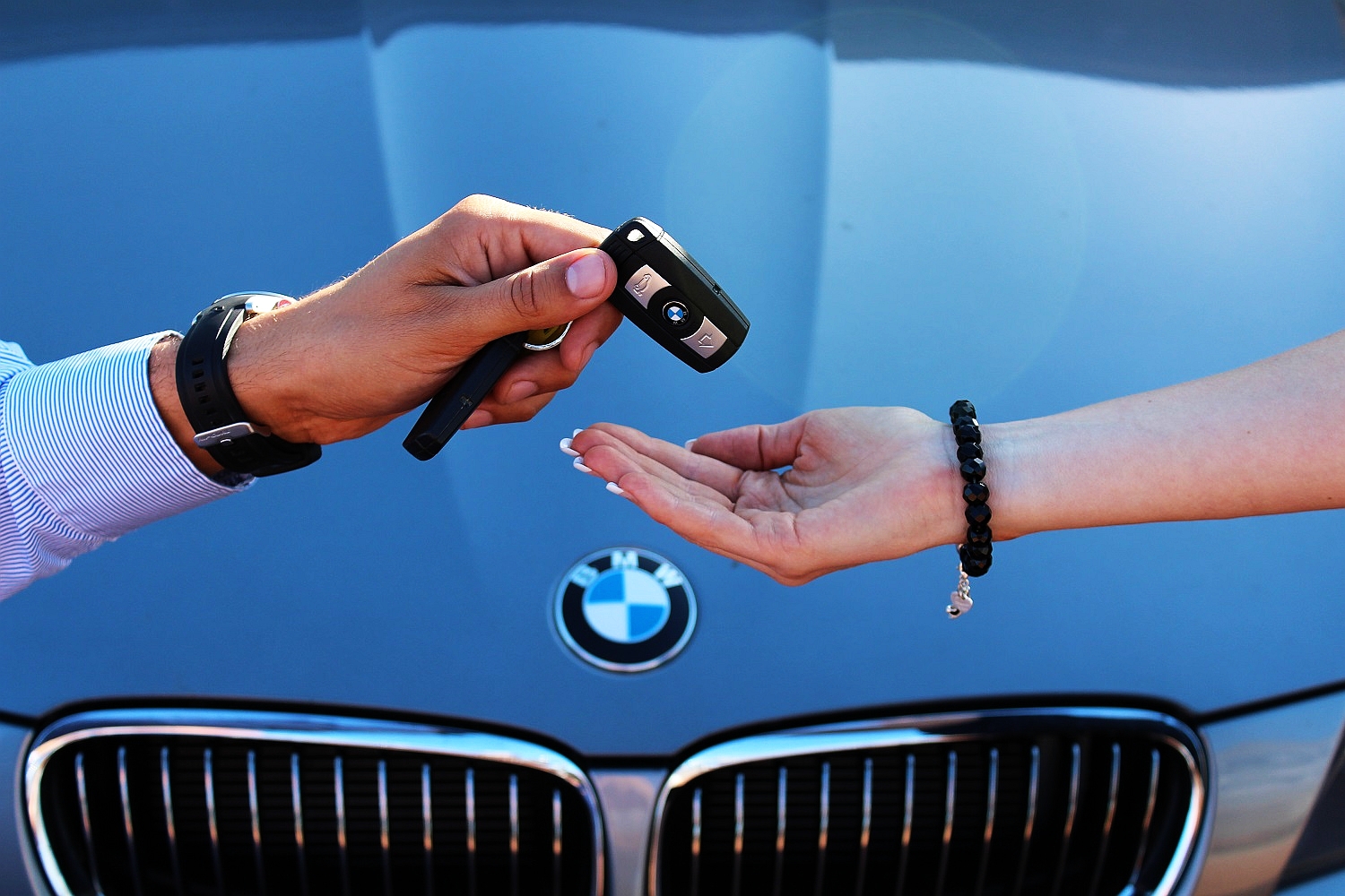 Platforma contract-auto.ro te ajuta sa-ti faci contractul de vanzare/cumparare in 5 minute!