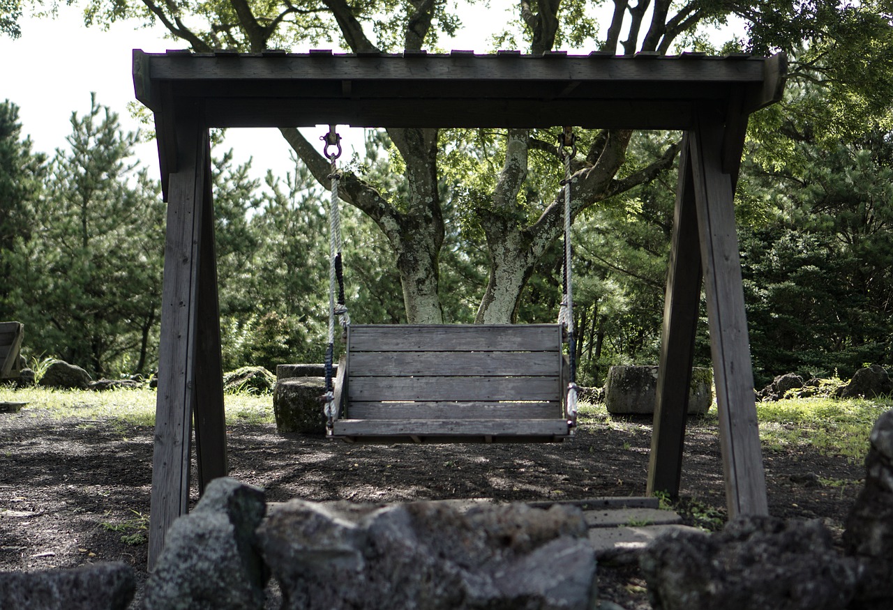 O fetiță de 5 ani, din județul Olt, a murit după ce căzut dintr-un leagăn