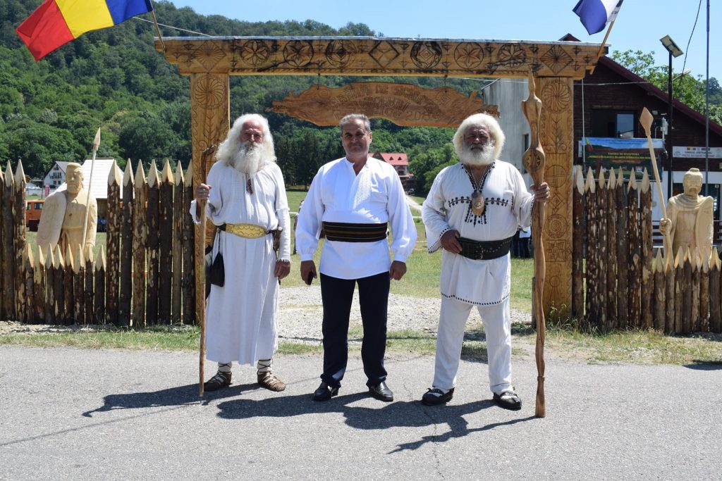 Târgul de la Polovragi – organizare ireproşabilă a primarului Gheorghe Epure