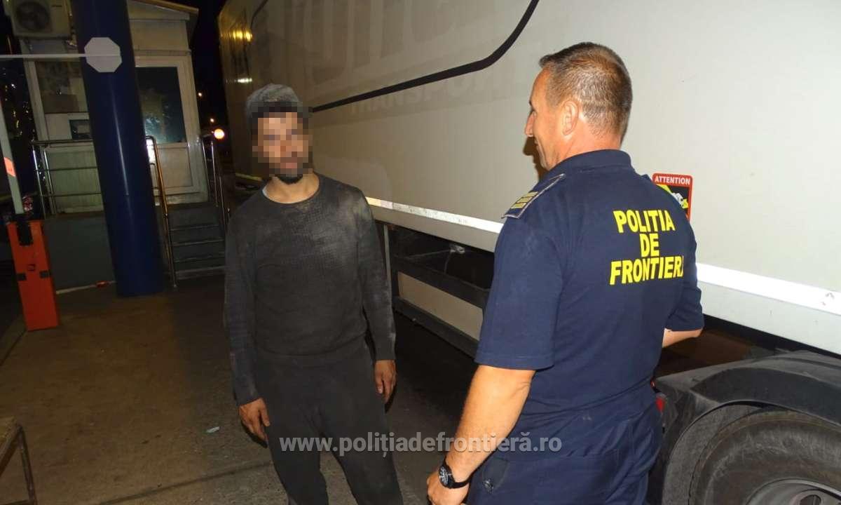 Migranți descoperiți de polițiștii de frontieră la Calafat. Metoda periculoasă aleasă de aceștia pentru a intra în România