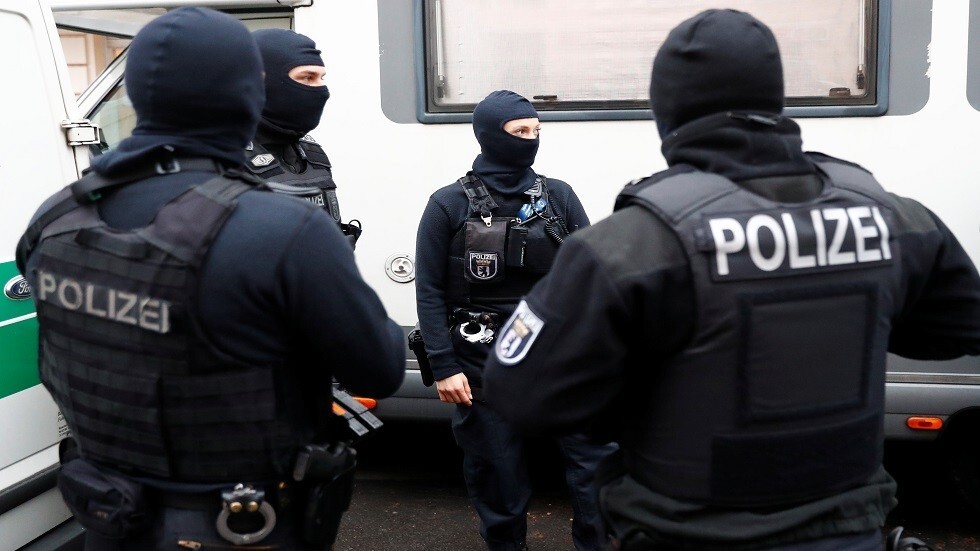 Atac armat în parcarea unui magazin din Berlin. Patru persoane au fost rănite