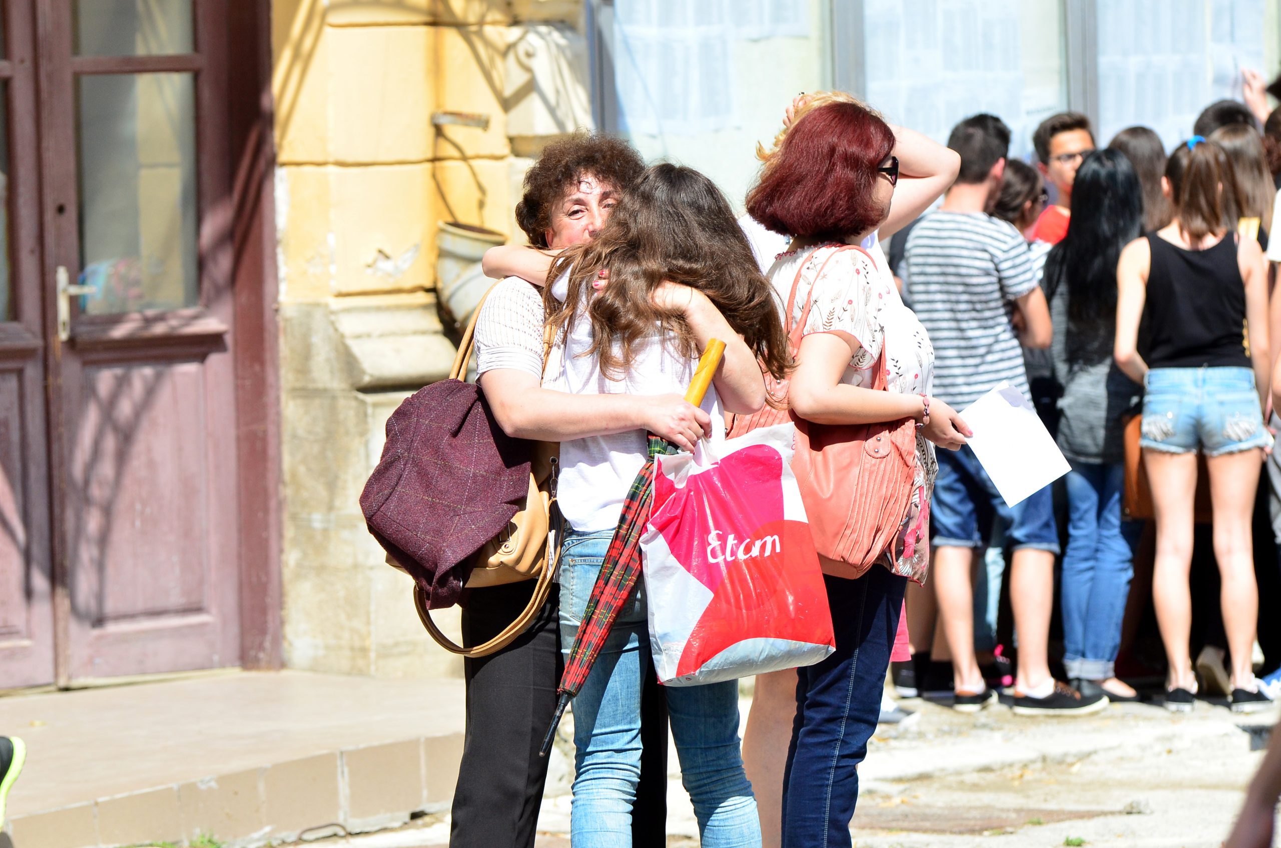8 ȘTIRI DE LA ORA 8. Când află elevii de clasa a VIII-a la ce licee au fost admiși