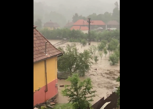 A fost prăpăd în județul Alba, aflat sub cod roșu de ploi torențiale
