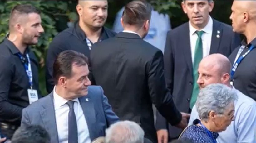 „Nu m-au lăsat să intru pe scenă într-un mod foarte politicos”
